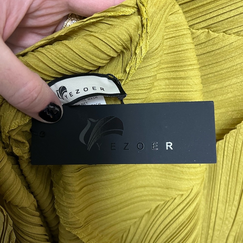 Yezoer Chic Olive Green Textured Dress
OS - dimensions included in pictures - Picture 4 of 5